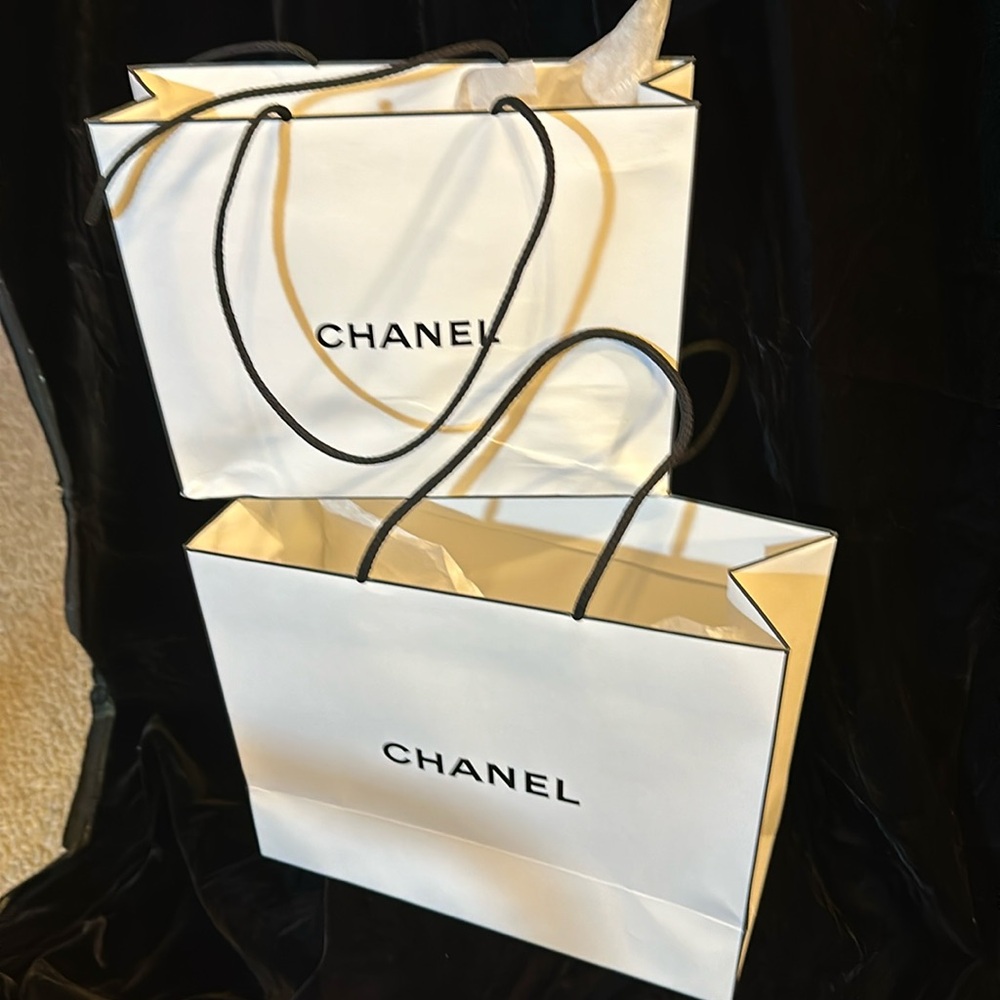 Chanel Shopping bags - Picture 1 of 3